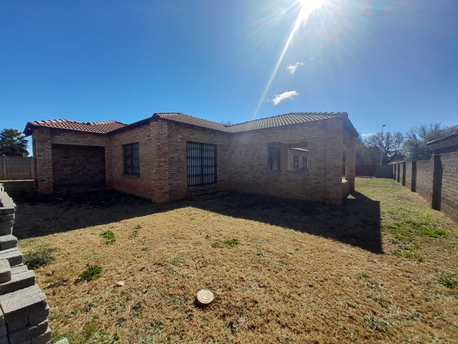 4 Bedroom Property for Sale in Vaalpark Free State